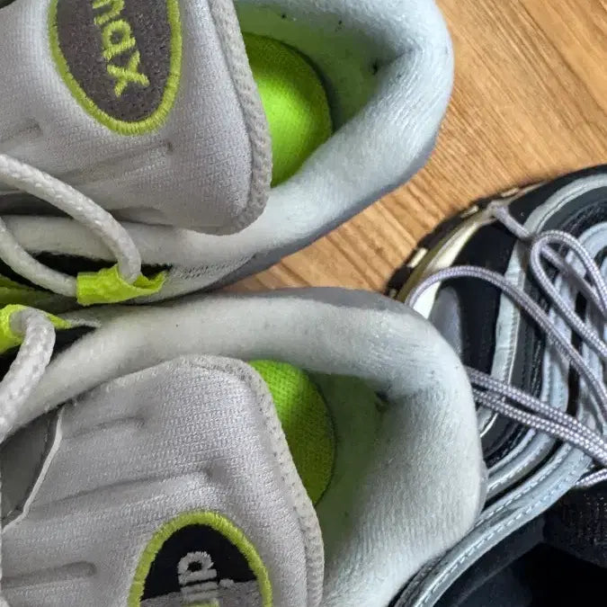 [BUNJANG] Nike Air Max 95 Neon &amp; Air Max 97 Asia Bundle / 나이키 맥스95네온 26년도 260 , 맥스97 아시아 17년도 275