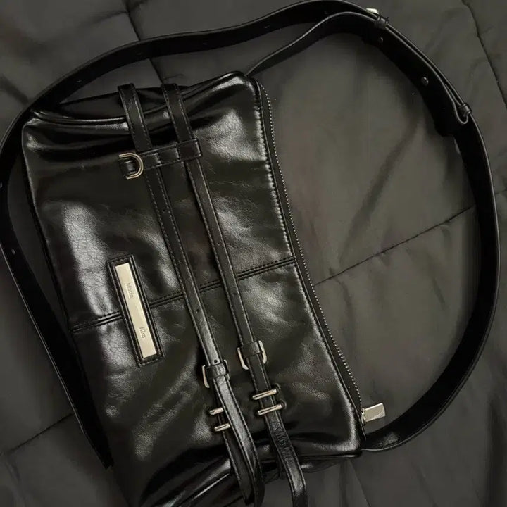 [BUNJANG] Matinkim Double Belt Strap Mini Bag Black / 마뗑킴 더블 벨트 스트랩 미니백 블랙