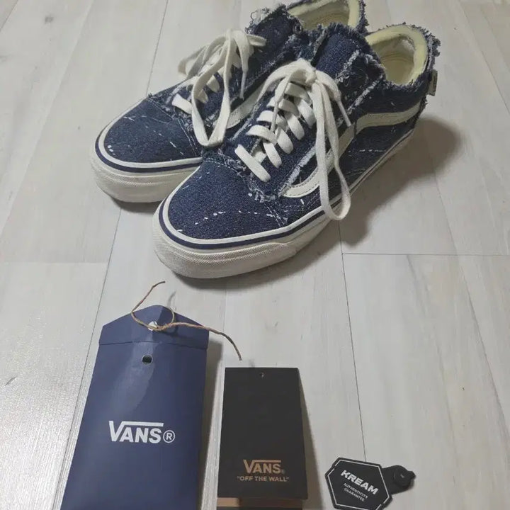 [BUNJANG] Vans Invincible Premium Old Skool Prayed Denim Marshmallow 275 / 반스 x 인빈시블 프리미엄 올드스쿨 프레이드 데님 마쉬멜로우 275