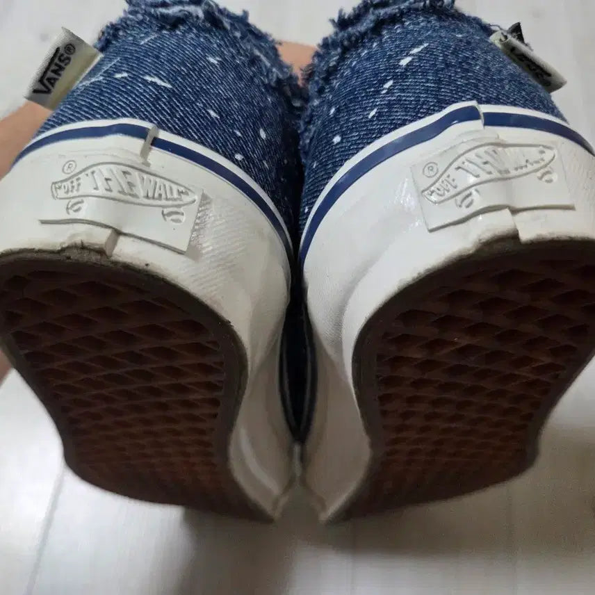 [BUNJANG] Vans Invincible Premium Old Skool Prayed Denim Marshmallow 275 / 반스 x 인빈시블 프리미엄 올드스쿨 프레이드 데님 마쉬멜로우 275