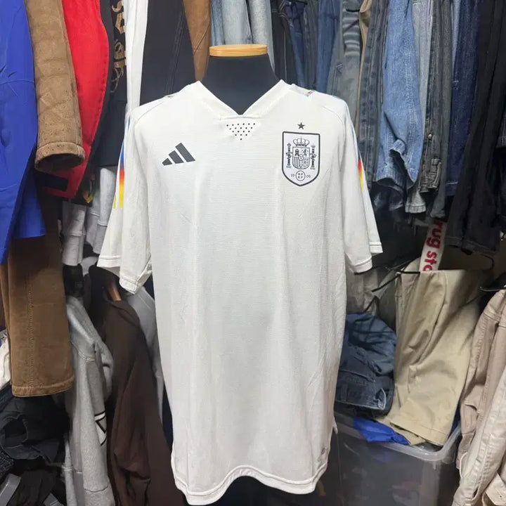 [SOLD OUT] [XL] 아디다스 22 카타르 월드컵 스페인 국가대표 프리매치 유니폼