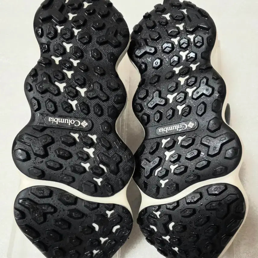 [BUNJANG] Columbia Escape Thrive Ultra OutDry Hiking Boots 250 / 컬럼비아 OutDry 이스케이프 쓰라이브 울트라 경등산화 트레킹화 250