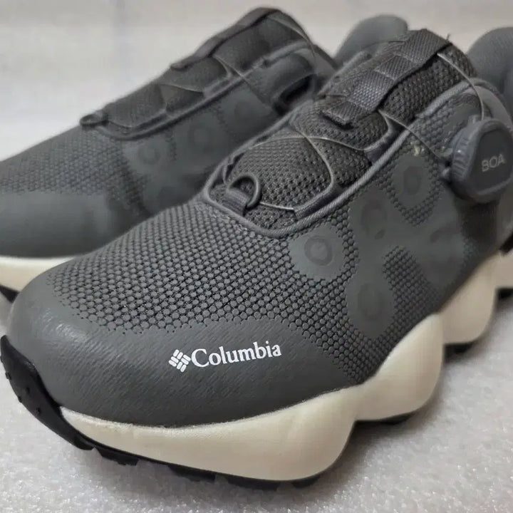 [BUNJANG] Columbia Escape Thrive Ultra OutDry Hiking Boots 250 / 컬럼비아 OutDry 이스케이프 쓰라이브 울트라 경등산화 트레킹화 250