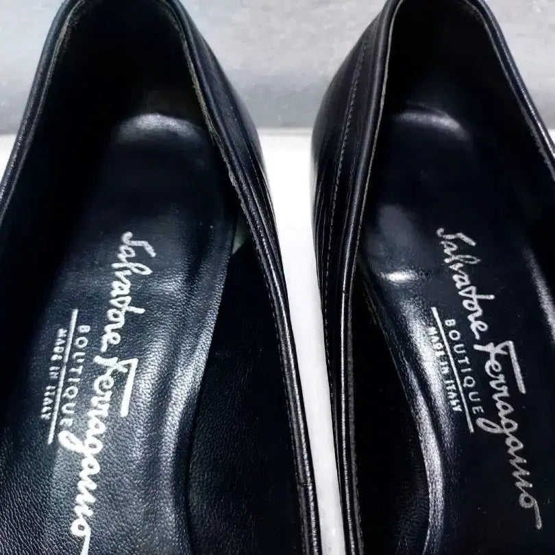[SOLD OUT] 페레가모정품스틸레토펌프스