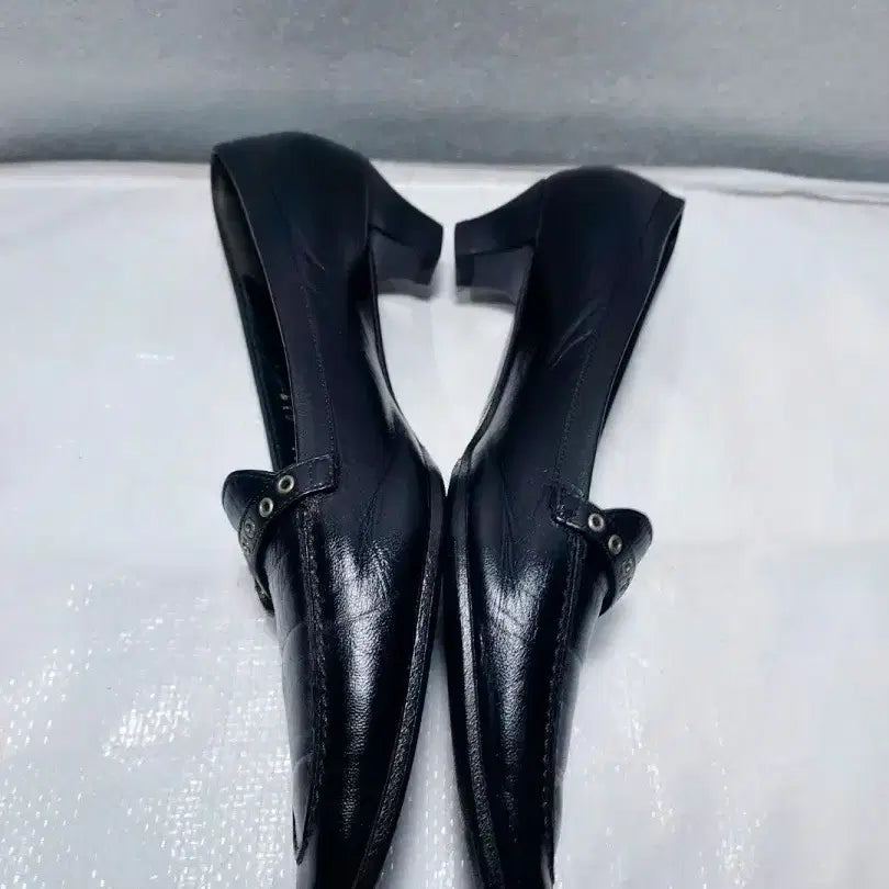 [SOLD OUT] 페레가모정품스틸레토펌프스