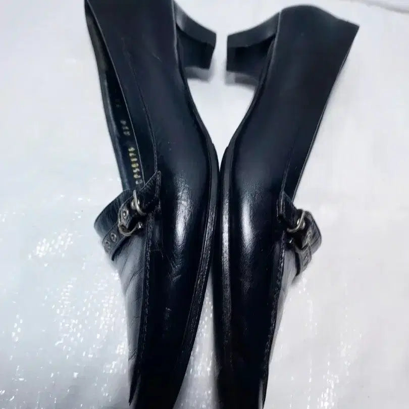 [SOLD OUT] 페레가모정품스틸레토펌프스