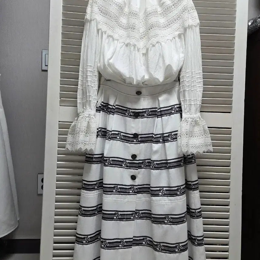 [SOLD OUT] JS.NEW YORK  블라우스 (작은오염)