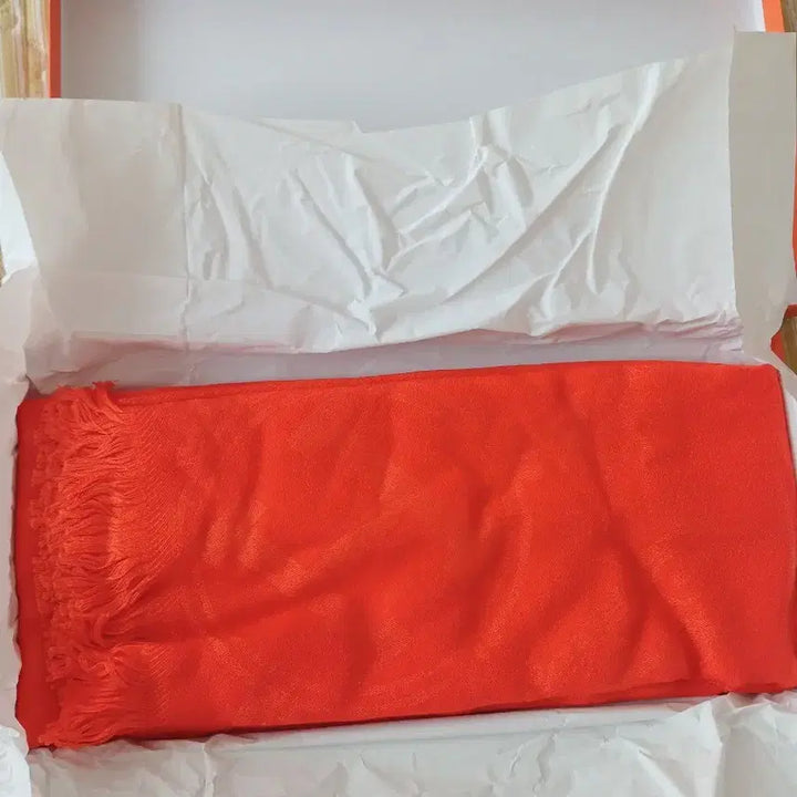[BUNJANG] Hermes Silk Shawl / 에르메스 (Hermes) 실크 숄 + 박스