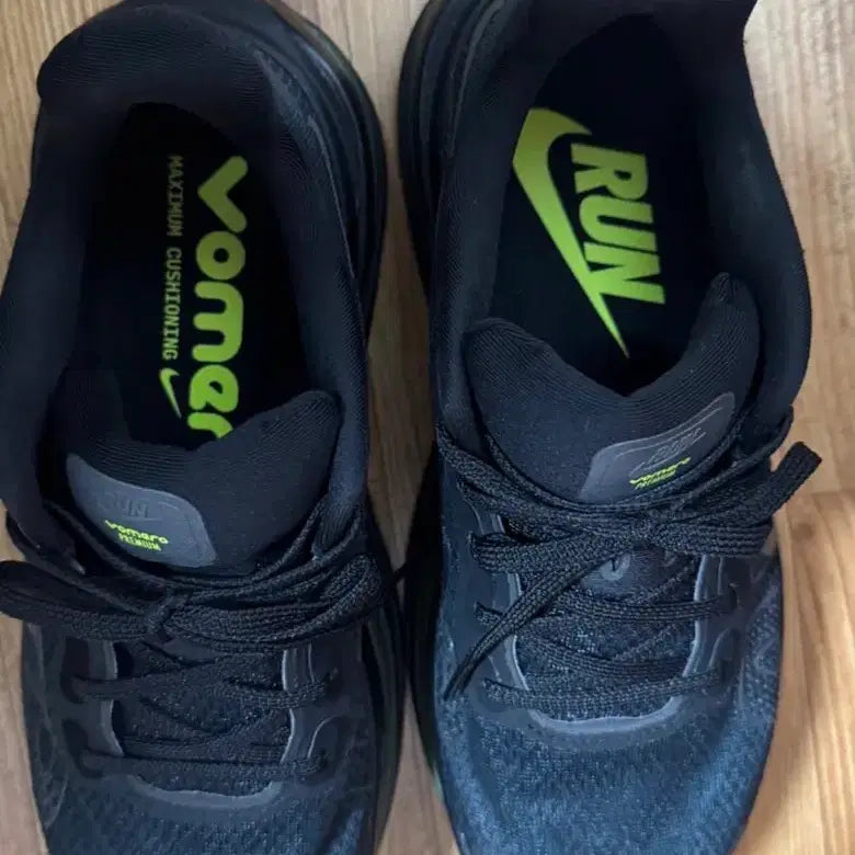 [BUNJANG] Nike Vomero Premium Running Shoes / 나이키 보메로 프리미엄 255 런닝화