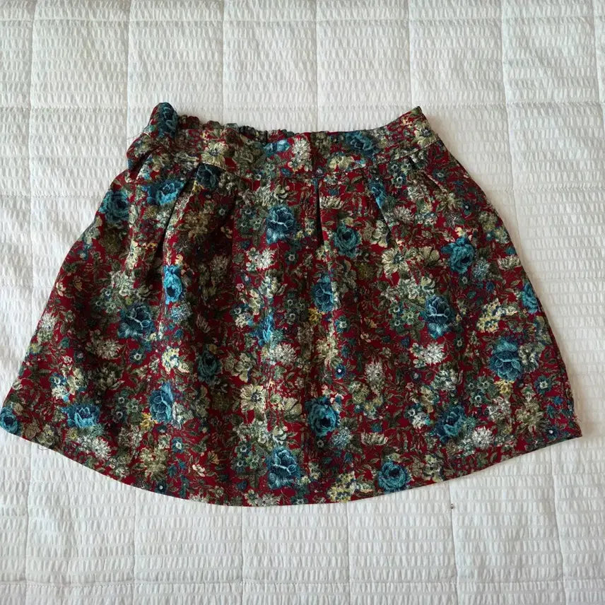 [BUNJANG] Floral Pattern Red Mini Skirt / 플라워 패턴 레드 미니스커트