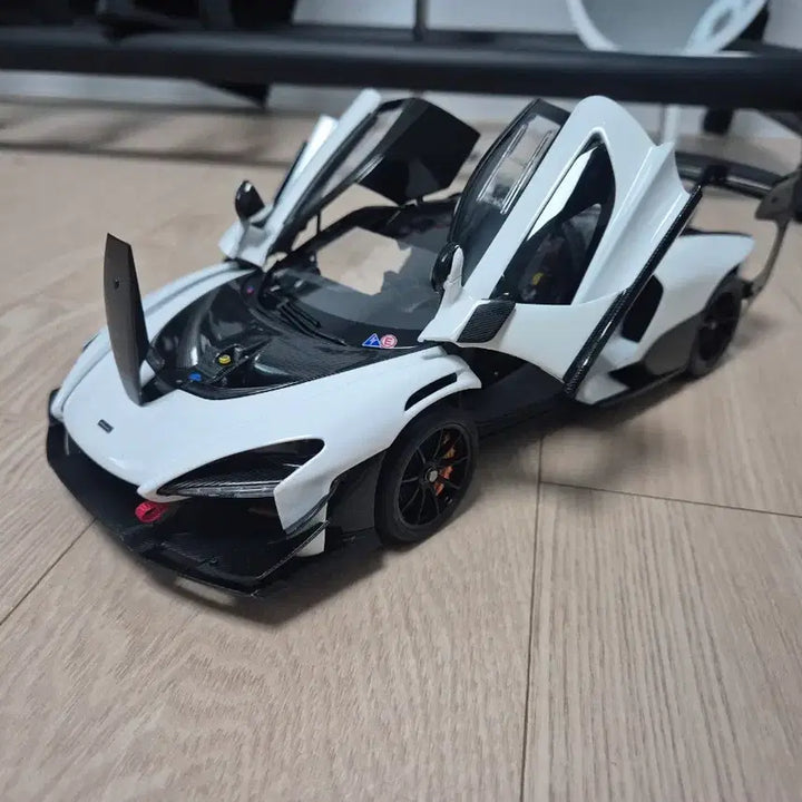 [SOLD OUT] lcd 1/18 멕라렌 세나