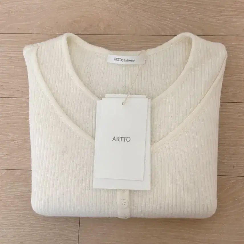 [SOLD OUT] 아르토 레이어드 헨리넥 니트 탑 아이보리 새상품