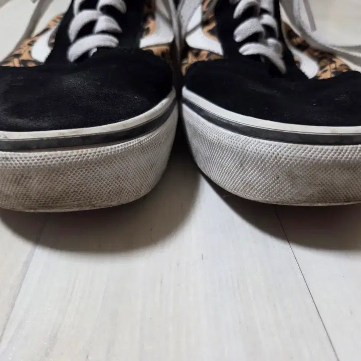 [BUNJANG] Vans Old Skool Animalier Black Sneakers / 반스 올드스쿨 애니멀리에 블랙 275