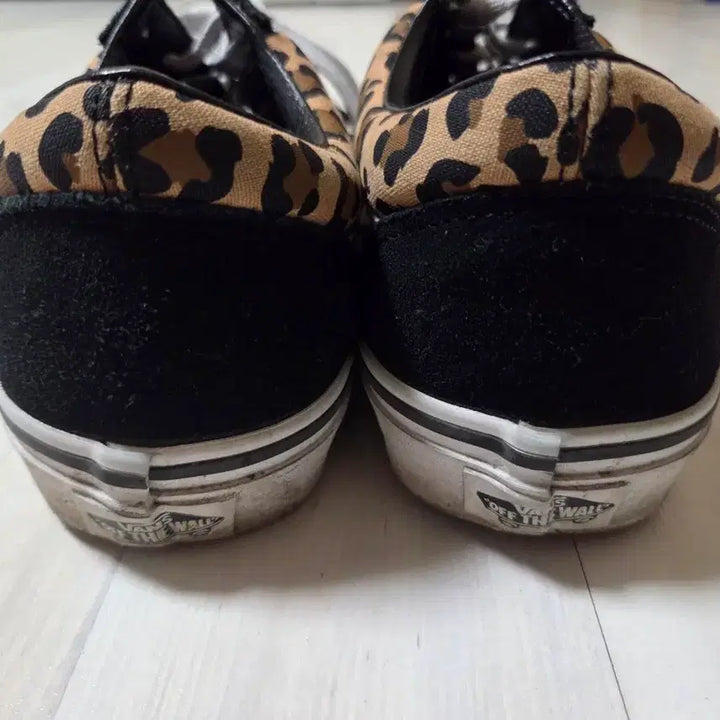 [BUNJANG] Vans Old Skool Animalier Black Sneakers / 반스 올드스쿨 애니멀리에 블랙 275