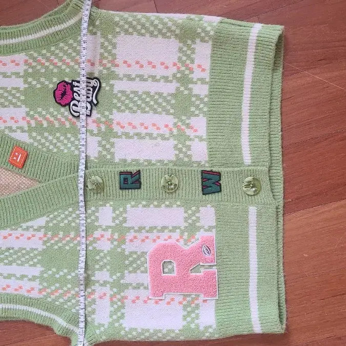 [BUNJANG] Green Check Pattern Knit Vest / 매력적인 그린 체크 패턴의 니트 조끼