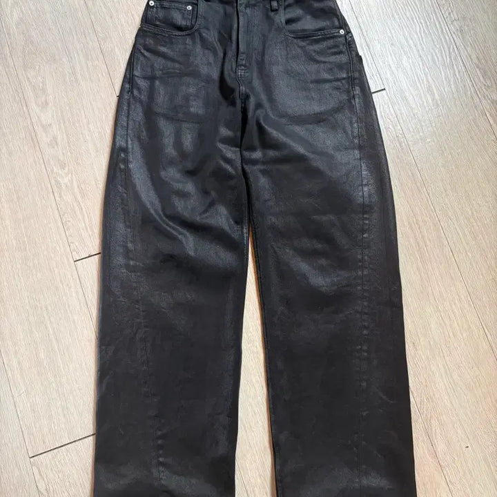 [BUNJANG] Yiyae Coating Jeans Black M Size / yiyae 이예 코팅진 블랙 M사이즈