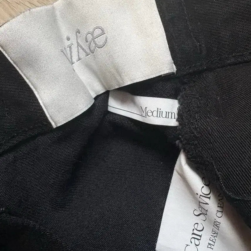 [BUNJANG] Yiyae Coating Jeans Black M Size / yiyae 이예 코팅진 블랙 M사이즈