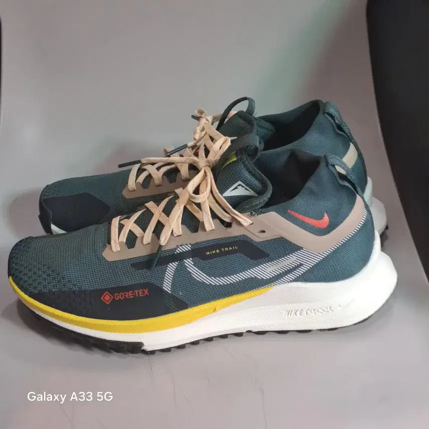 [SOLD OUT] 나이키 트레일 고어텍스  그린 270mm