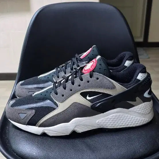 [BUNJANG] Nike Huarache Running Shoes (Black/Gray) (290) / 나이키 허라취 러닝화 블랙/그레이(290)
