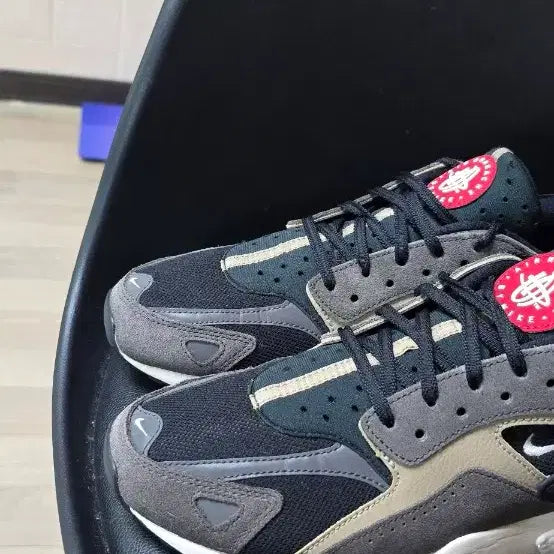 [BUNJANG] Nike Huarache Running Shoes (Black/Gray) (290) / 나이키 허라취 러닝화 블랙/그레이(290)