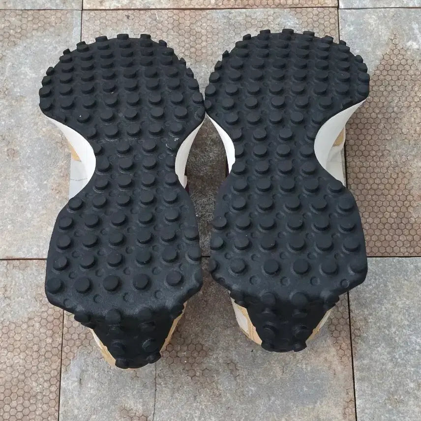 [SOLD OUT] (230)뉴발란스 327 문빔 고스트 페퍼 스니커즈