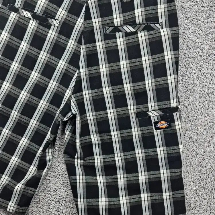 [BUNJANG] Dickies Checkered Shorts (33" Estimated) / 디키즈 체크 쇼츠 반바지 ( 33"추정 ) / 11915