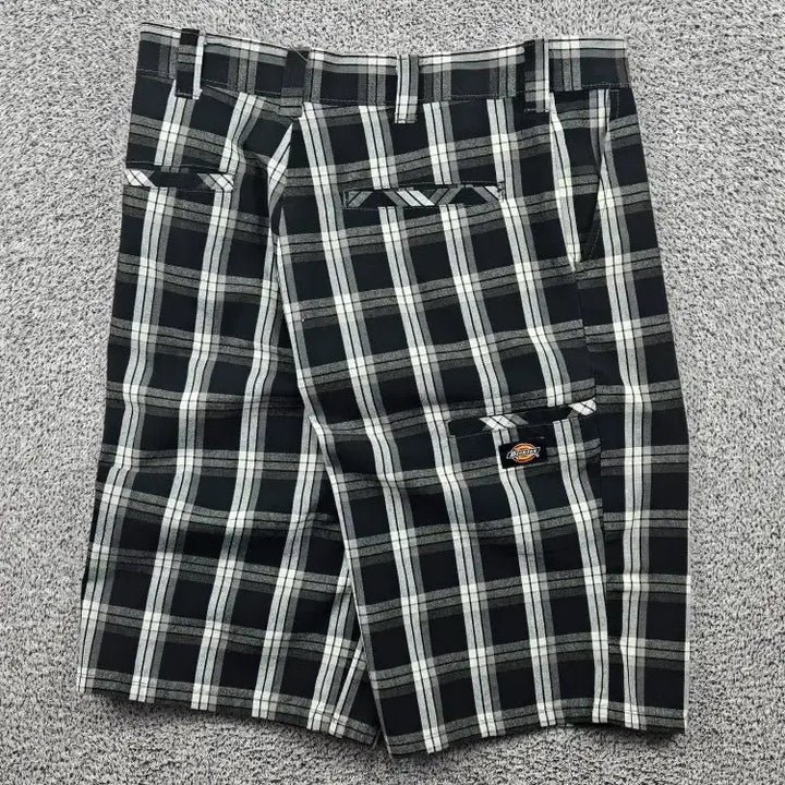 [BUNJANG] Dickies Checkered Shorts (33" Estimated) / 디키즈 체크 쇼츠 반바지 ( 33"추정 ) / 11915