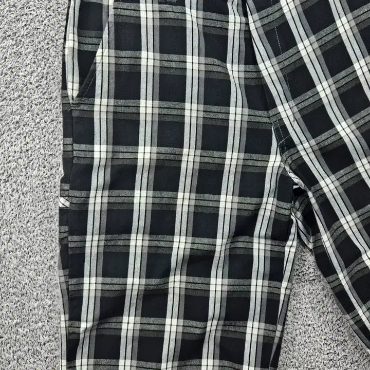 [BUNJANG] Dickies Checkered Shorts (33" Estimated) / 디키즈 체크 쇼츠 반바지 ( 33"추정 ) / 11915