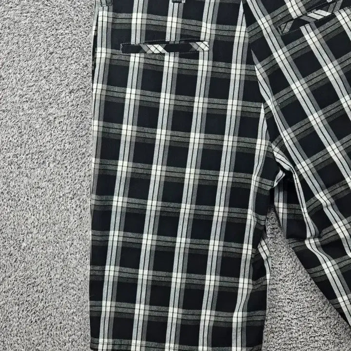 [BUNJANG] Dickies Checkered Shorts (33" Estimated) / 디키즈 체크 쇼츠 반바지 ( 33"추정 ) / 11915