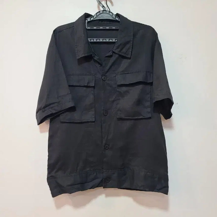 [BUNJANG] Black Two-Pocket Short Sleeve Shirt / 블랙 반팔 셔츠