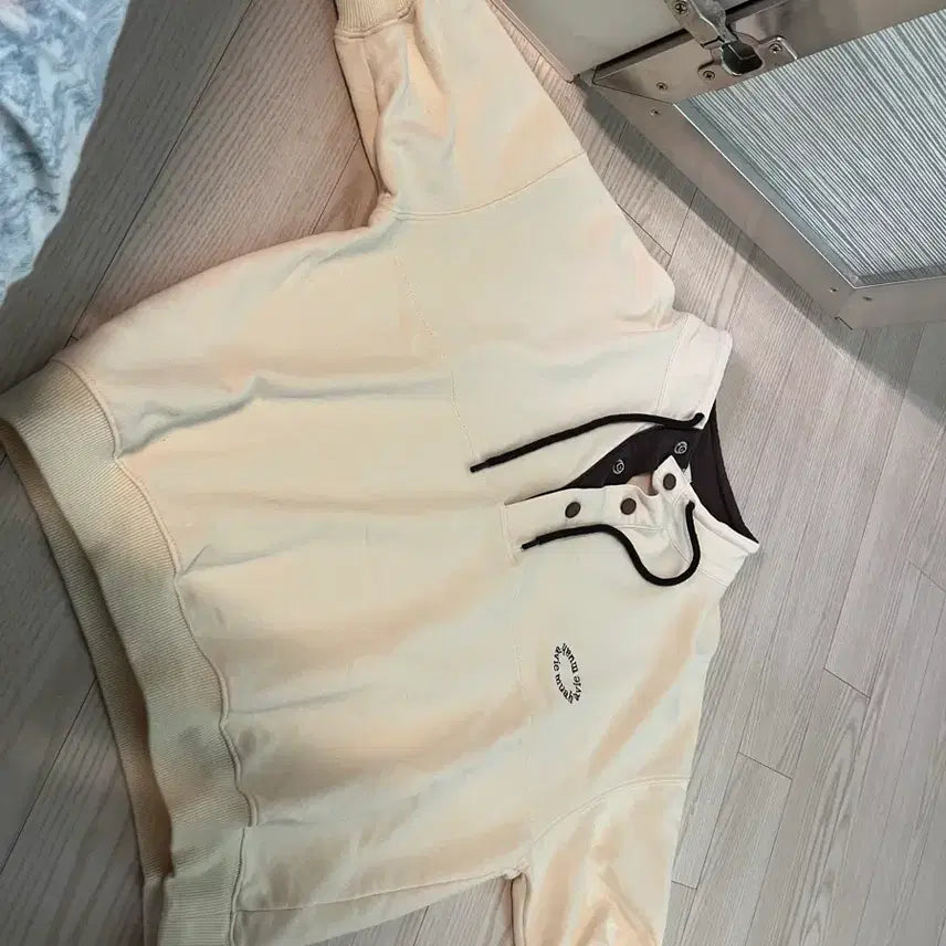 [BUNJANG] AVIE MUAH Short Sleeve T-shirt / 아비에무아 반팔