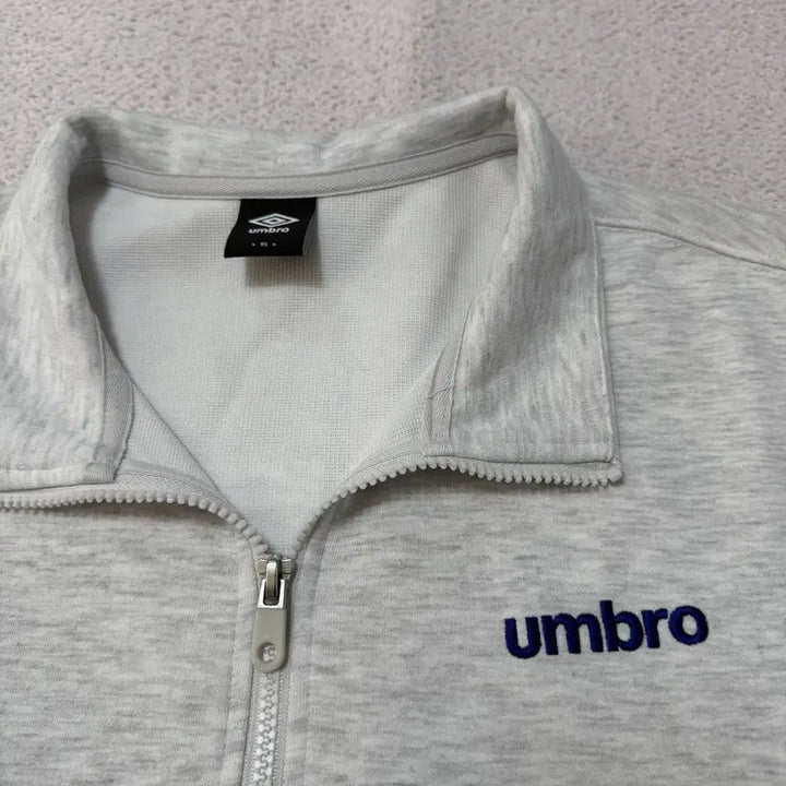 [SOLD OUT] 엄브로 반집업 카라 반팔티