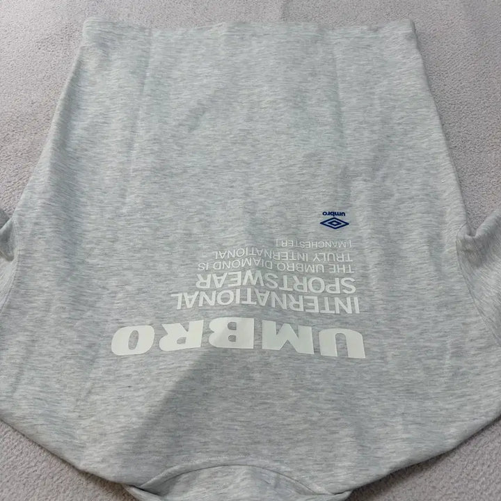 [SOLD OUT] 엄브로 반집업 카라 반팔티