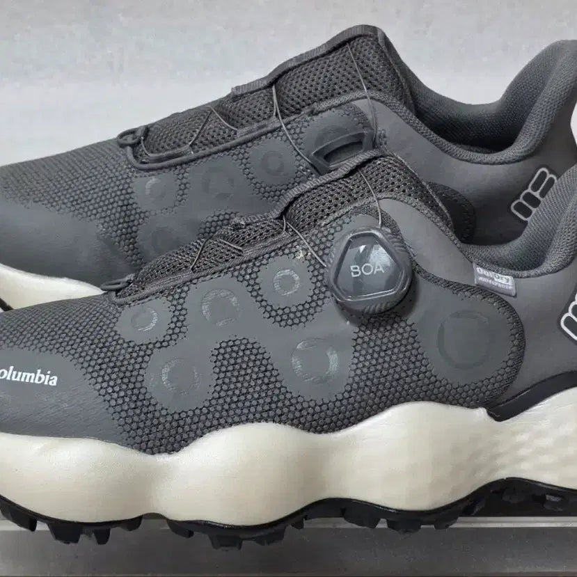 [BUNJANG] Columbia Escape Thrive Ultra OutDry Hiking Boots 250 / 컬럼비아 OutDry 이스케이프 쓰라이브 울트라 경등산화 트레킹화 250