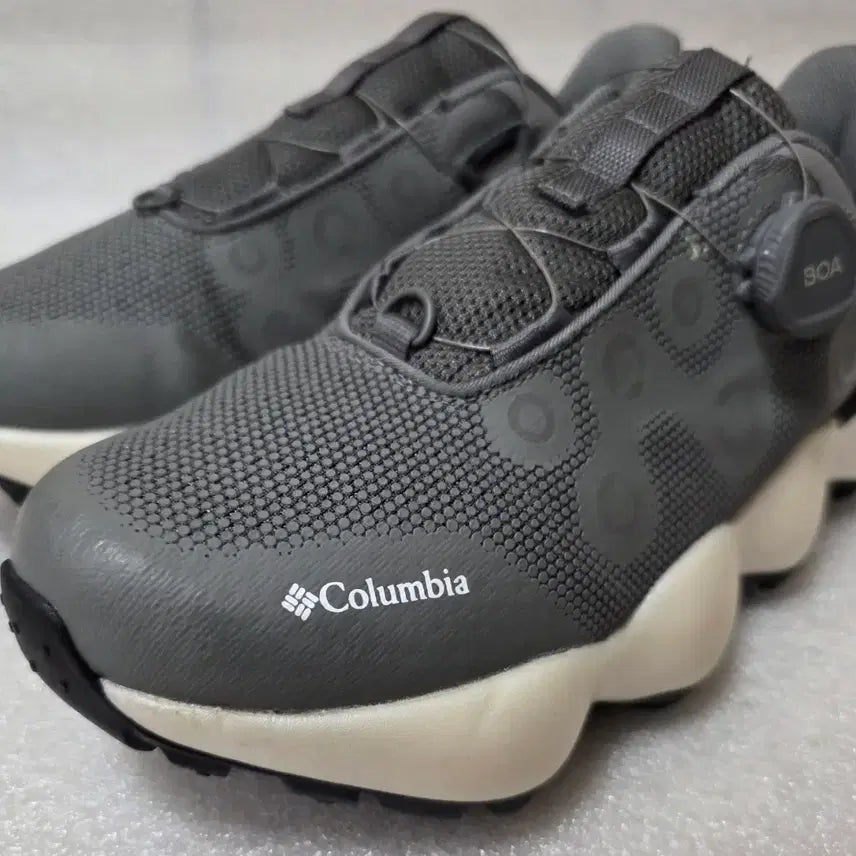 [BUNJANG] Columbia Escape Thrive Ultra OutDry Hiking Boots 250 / 컬럼비아 OutDry 이스케이프 쓰라이브 울트라 경등산화 트레킹화 250