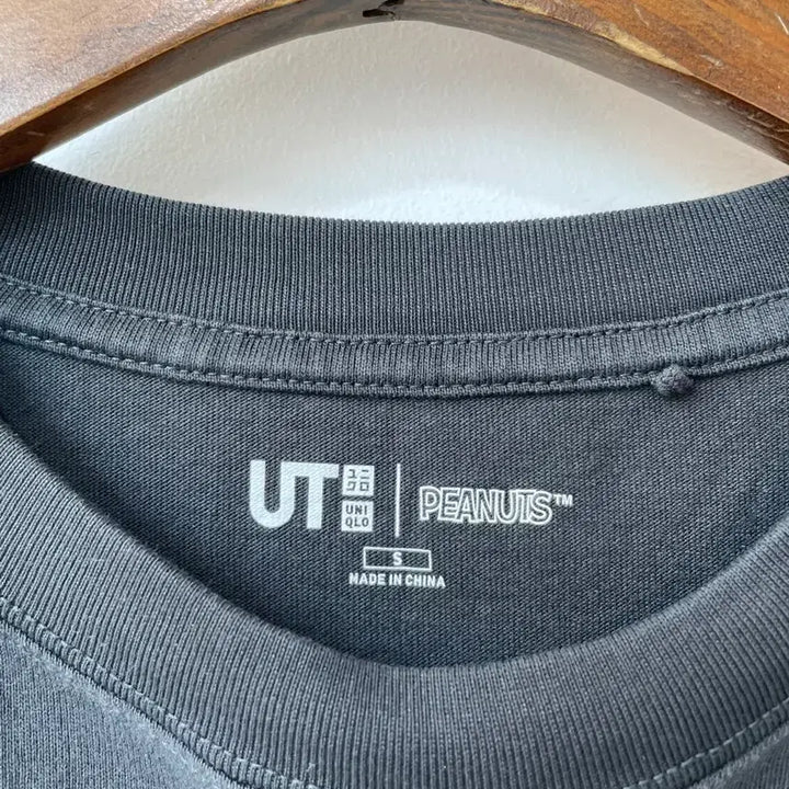 [SOLD OUT] 유니클로 스누피 반팔 티셔츠 블랙 S
