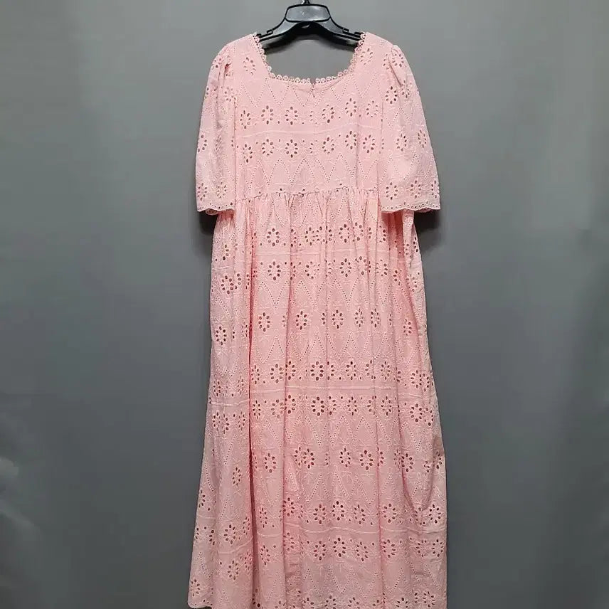 [SOLD OUT] 핑크색 아일렛 펀칭 롱 원피스