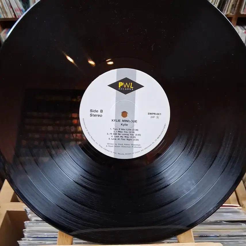 [BUNJANG] Kylie Minogue Debut Album Vinyl LP / 추억의 아이돌 카일리 미노그 Kylie LP 바이닐 할인