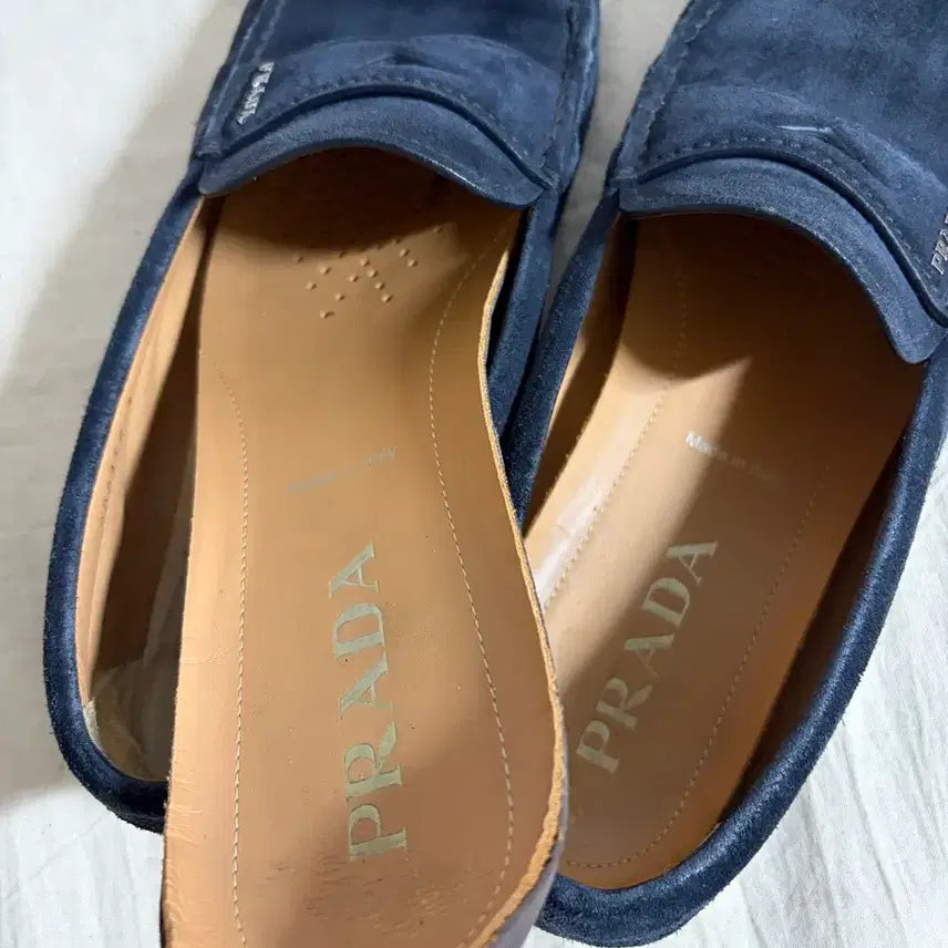 [SOLD OUT] 정품 프라다 스웨이드로퍼(UK7)