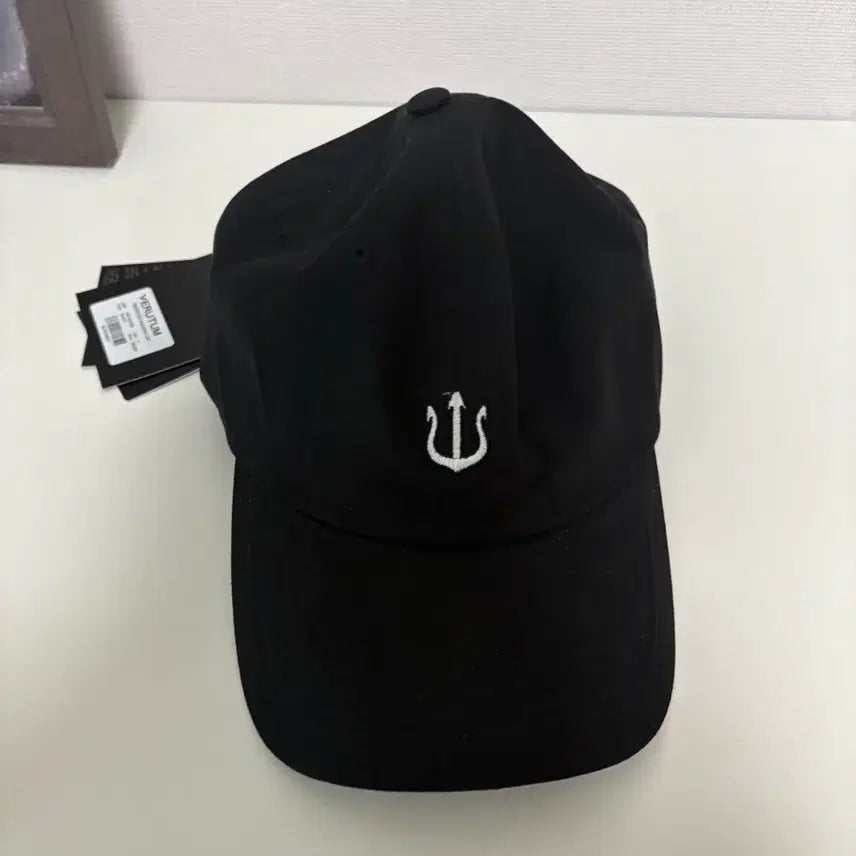 [SOLD OUT] 베루툼 모자