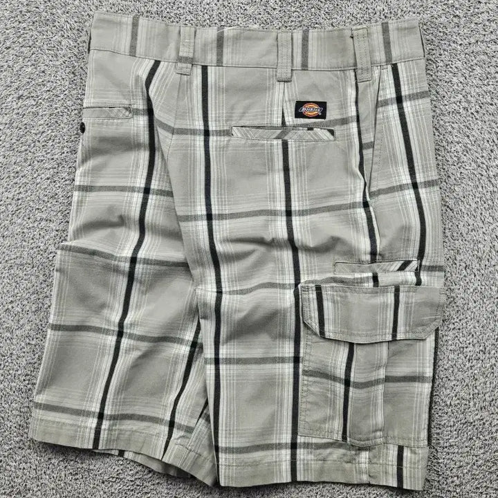 [BUNJANG] Dickies Checkered Cargo Shorts (32") / 디키즈 체크 카고 쇼츠 반바지 ( 32" ) / 11916