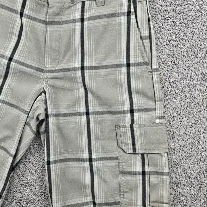 [BUNJANG] Dickies Checkered Cargo Shorts (32") / 디키즈 체크 카고 쇼츠 반바지 ( 32" ) / 11916