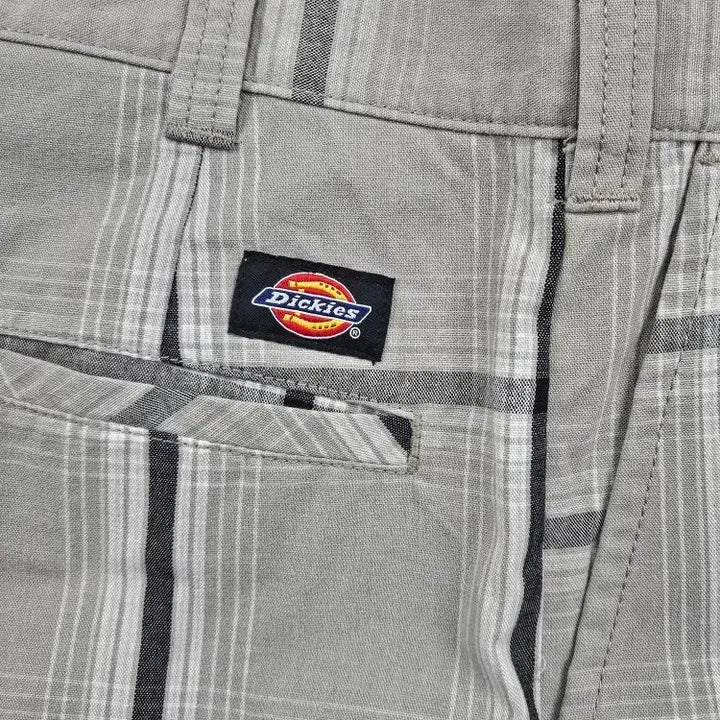 [BUNJANG] Dickies Checkered Cargo Shorts (32") / 디키즈 체크 카고 쇼츠 반바지 ( 32" ) / 11916