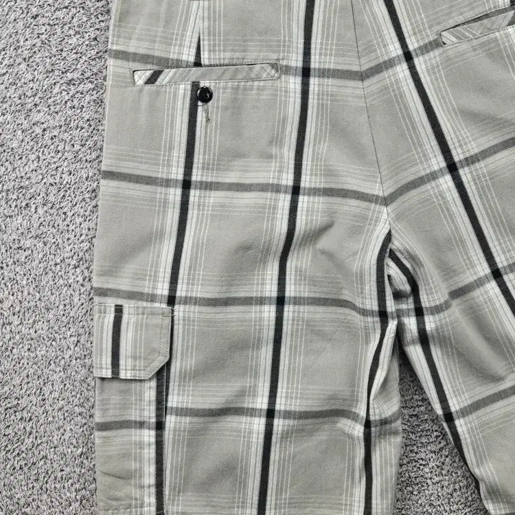 [BUNJANG] Dickies Checkered Cargo Shorts (32") / 디키즈 체크 카고 쇼츠 반바지 ( 32" ) / 11916