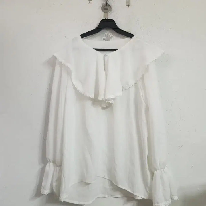 [BUNJANG] Lace Frill Blouse White / 레이스 프릴 블라우스 화이트