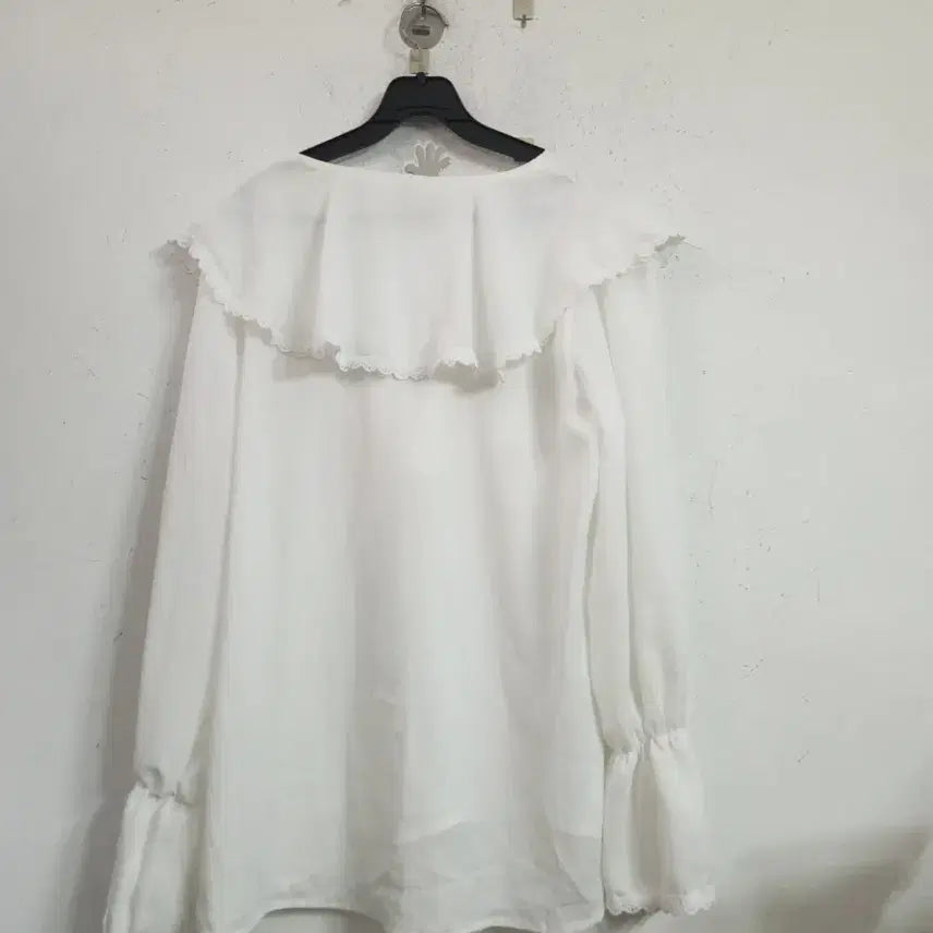 [BUNJANG] Lace Frill Blouse White / 레이스 프릴 블라우스 화이트