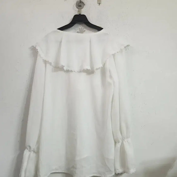[BUNJANG] Lace Frill Blouse White / 레이스 프릴 블라우스 화이트