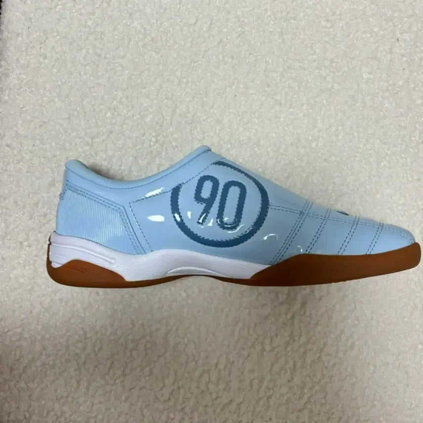 [SOLD OUT] 나이키 토탈 90 w 240