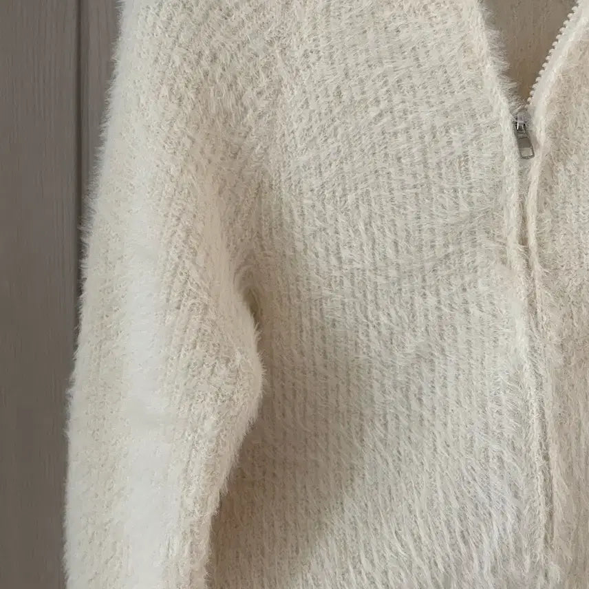 [BUNJANG] Ivory Angora Crop Zip-up Cardigan / 아이보리 앙고라  크롭 집업 가디건