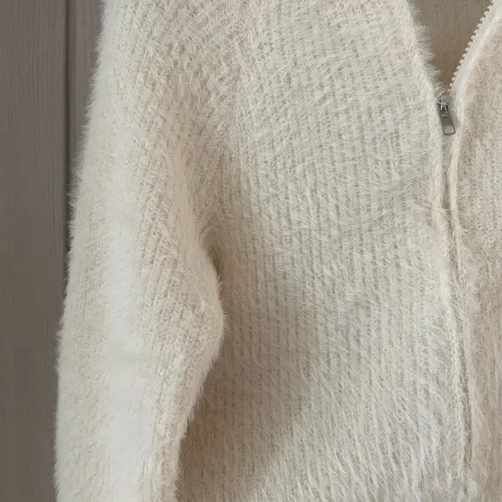 [BUNJANG] Ivory Angora Crop Zip-up Cardigan / 아이보리 앙고라  크롭 집업 가디건